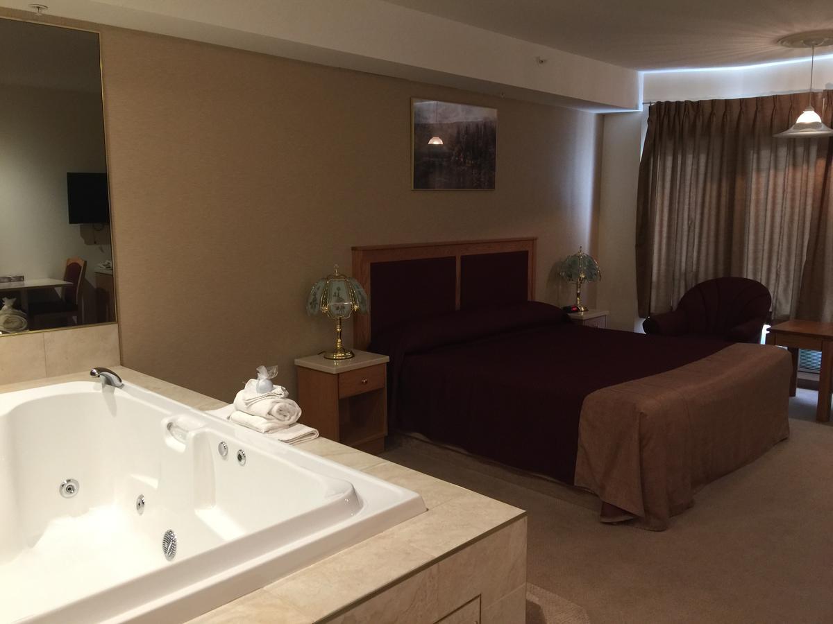New Imperial Suites Уайткорт Экстерьер фото